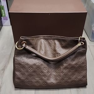 🤎Authentic Louis Vuitton Empreinte Artsy MM Shoulder Bag🤎